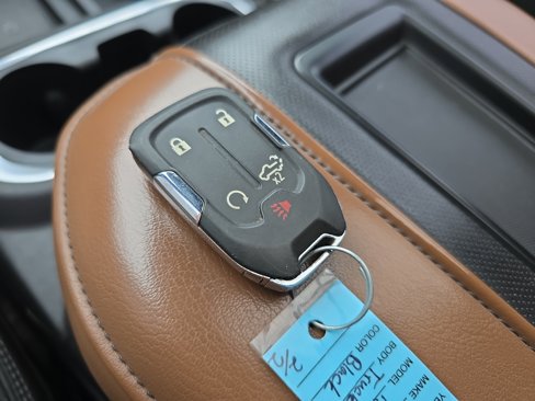 Used 2019 Chevrolet Silverado 1500 High Country w/ Technology Package image 37