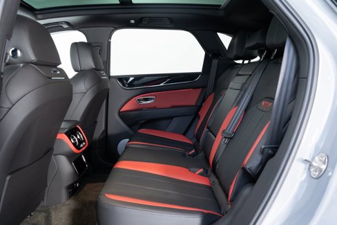 Certified 2023 Bentley Bentayga image 24