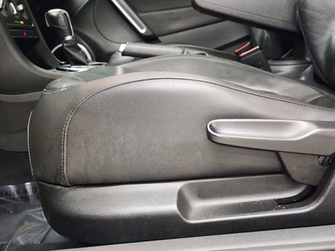 Used 2013 Volkswagen Beetle 2.0T image 20