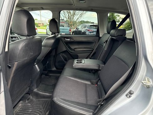 Used 2018 Subaru Forester 2.5i Premium image 16