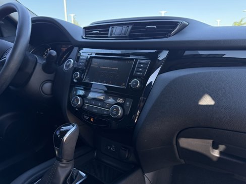 Used 2020 Nissan Rogue Sport SV image 31