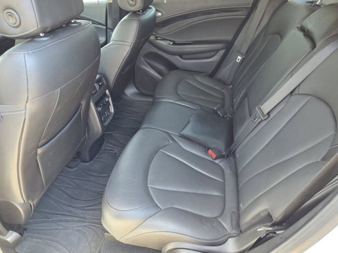 Used 2019 Buick Envision Essence image 16