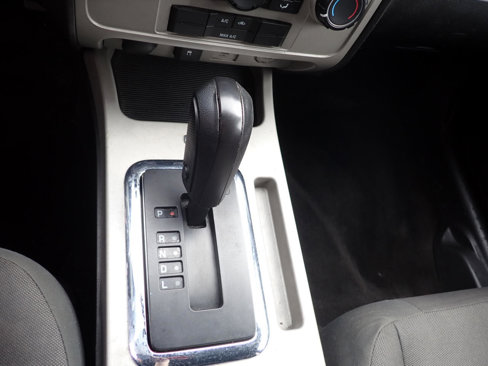 Used 2010 Ford Escape XLT image 27