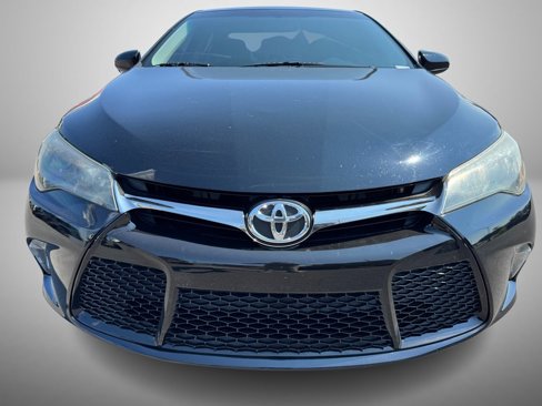 Used 2017 Toyota Camry SE image 10