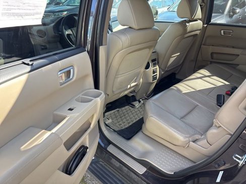 Used 2014 Honda Pilot Touring image 16