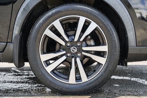 Used 2019 Nissan Kicks SV image 16