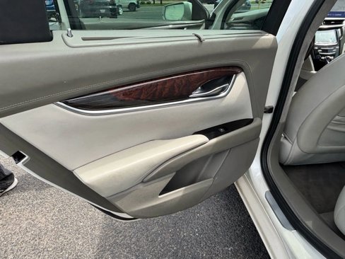 Used 2013 Cadillac XTS Platinum image 12