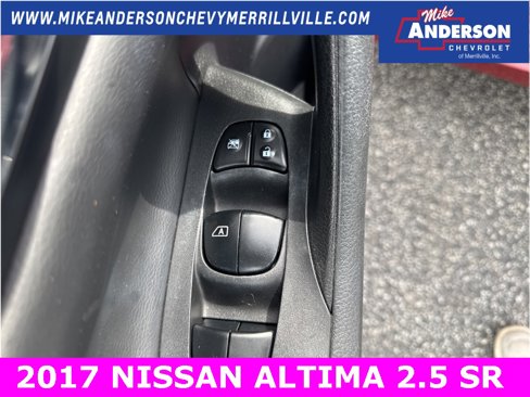 Used 2017 Nissan Altima 2.5 SR w/ Midnight Edition Package image 16