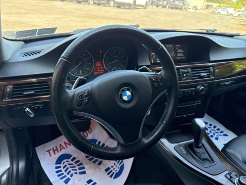 Used 2011 BMW 335i xDrive Sedan image 17