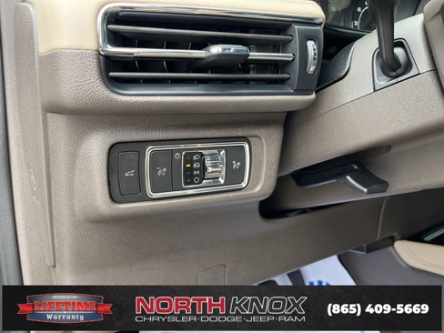 Used 2021 Lincoln Corsair FWD w/ Premium Package image 8