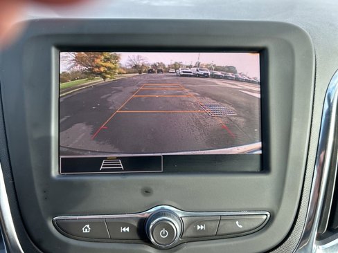 Used 2023 Chevrolet Equinox LT image 10