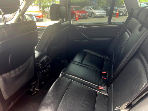 Used 2011 BMW X5 xDrive50i image 25