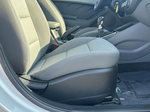 Used 2017 Kia Forte LX image 16