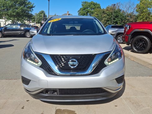 Used 2018 Nissan Murano S image 2