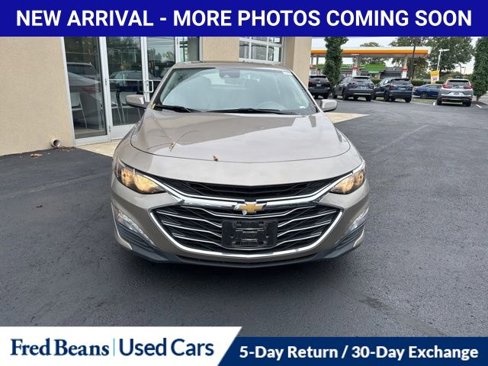 Used 2023 Chevrolet Malibu LT image 2