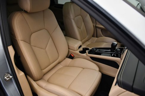 Certified 2023 Porsche Macan image 50