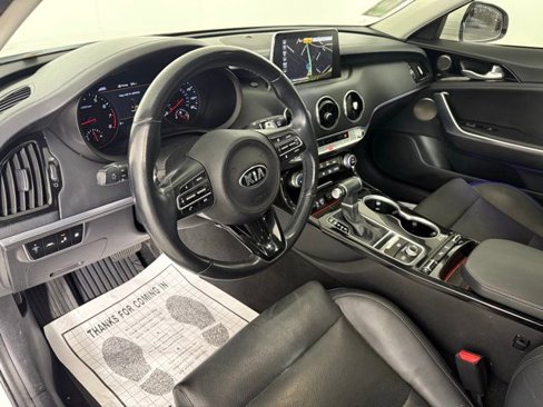 Used 2018 Kia Stinger Premium image 5