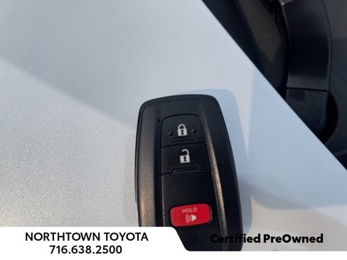 Used 2022 Toyota Prius XLE image 34
