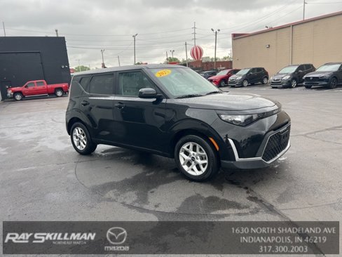 Used 2025 Kia Soul LX w/ LX Technology Package image 2