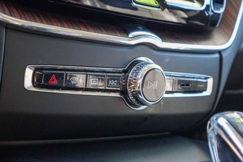 Used 2023 Volvo XC60 B6 Ultimate w/ Protection Package Premier image 30