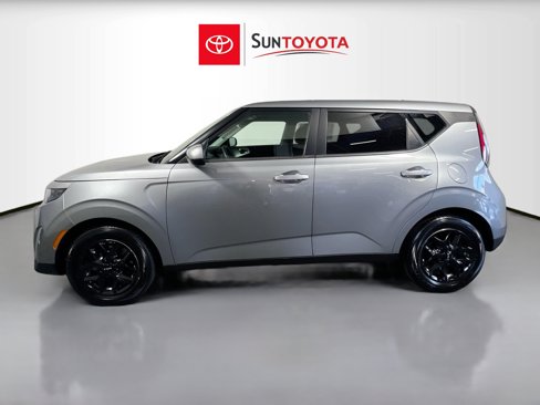 Used 2023 Kia Soul LX w/ LX Technology Package image 7