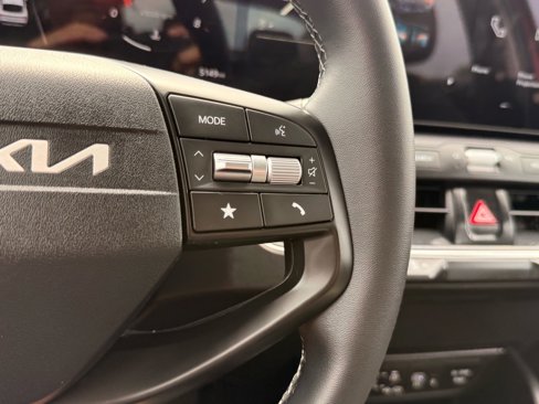 Used 2025 Kia K4 EX image 15