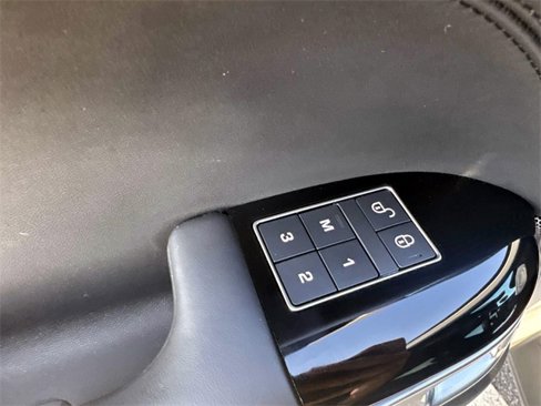 Used 2020 Land Rover Range Rover Sport HST image 16