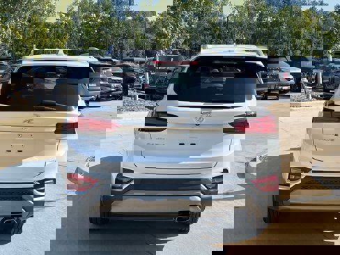 Used 2020 Hyundai Santa Fe SEL w/ Convenience Package image 11
