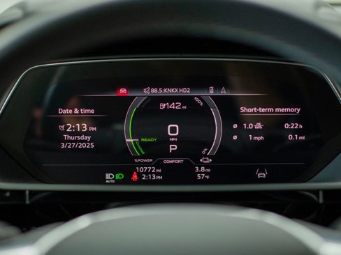 Used 2023 Audi e-tron Premium Plus w/ Premium Plus Package image 19