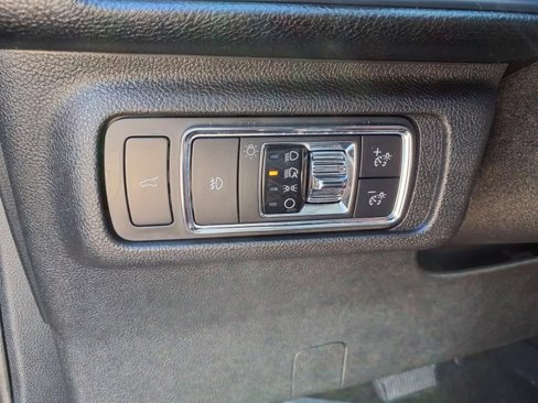 Used 2021 Lincoln Corsair Reserve w/ Equipment Group 201A image 19