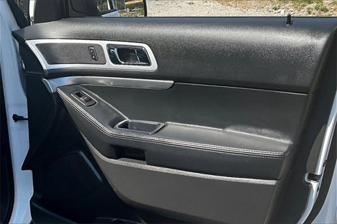 Used 2014 Ford Explorer XLT w/ Equipment Group 201A image 19