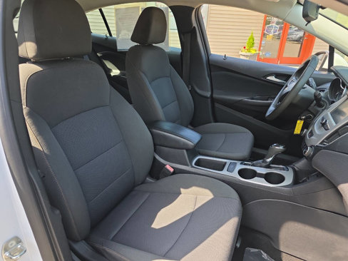 Used 2018 Chevrolet Cruze LS image 15