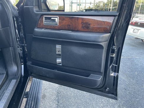 Used 2016 Lincoln Navigator L Select image 34