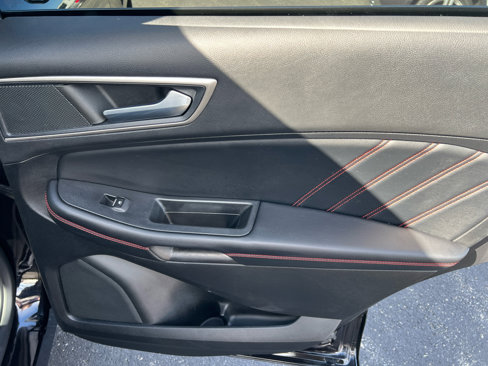 Used 2022 Ford Edge ST-Line image 19