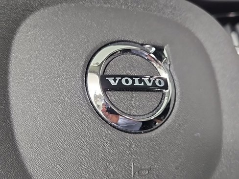 Certified 2025 Volvo S60 B5 Plus image 29