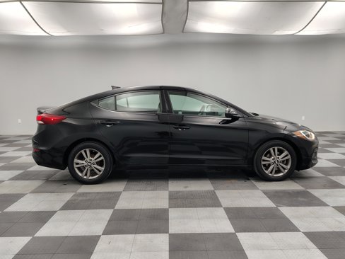 Used 2017 Hyundai Elantra SE image 10