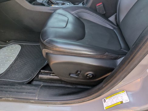 Used 2020 Jeep Cherokee Latitude Plus image 17