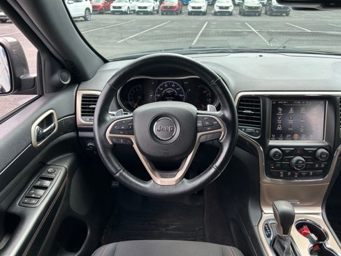 Used 2016 Jeep Grand Cherokee Laredo 75th Anniversary image 13