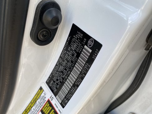 Used 2018 Toyota Camry LE image 13