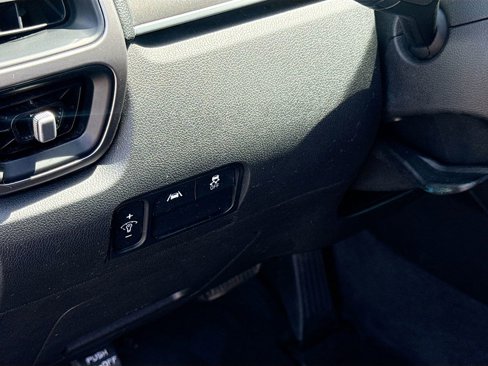 Used 2022 Kia Sorento LX image 10