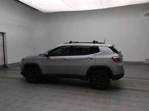 Used 2017 Jeep Compass Latitude w/ Popular Equipment Group image 3
