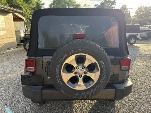 Used 2017 Jeep Wrangler Unlimited Sahara w/ Dual Top Group image 8