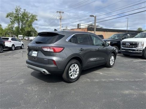 Used 2022 Ford Escape SE image 8