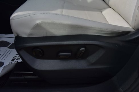 Used 2021 Volkswagen Tiguan SE image 13