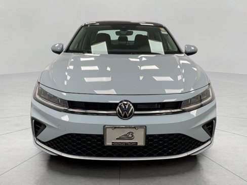 New 2025 Volkswagen Jetta SE image 9