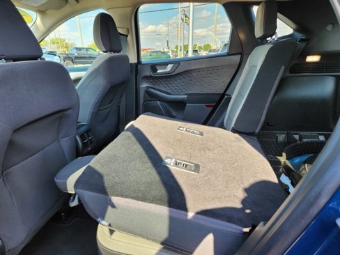 Used 2020 Ford Escape SE image 30