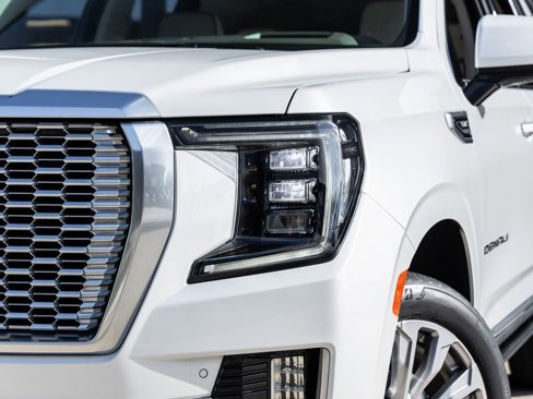 Used 2022 GMC Yukon Denali w/ Denali Premium Package image 14