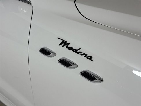 Used 2023 Maserati Levante Modena image 34