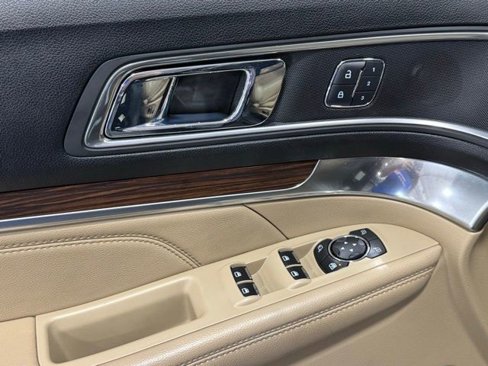Used 2017 Ford Explorer Limited image 10