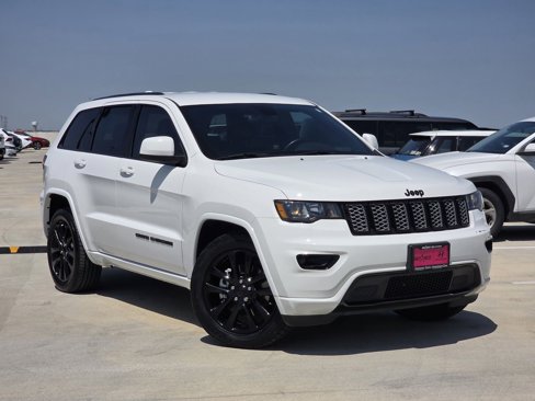 Used 2021 Jeep Grand Cherokee Laredo X image 1